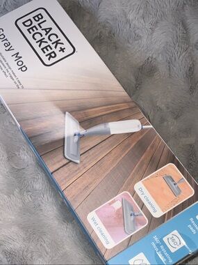 Black & Decker White and Gray Spray Mop with Reusable Pad